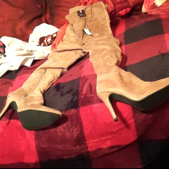 NWT SEXXXY NAUGHTY THIGH HIGH STILETTOS HEELS 9 - Picture 4 of 8